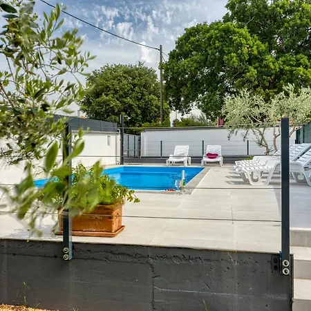 Holiday House Emma Ferienhaus Pula